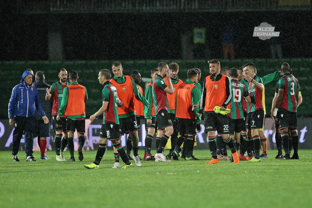 Ternana, le eventuali riammissioni e le vacanze di organico