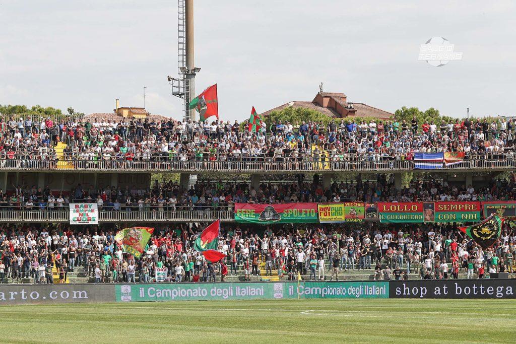 ternana-pescara curva est