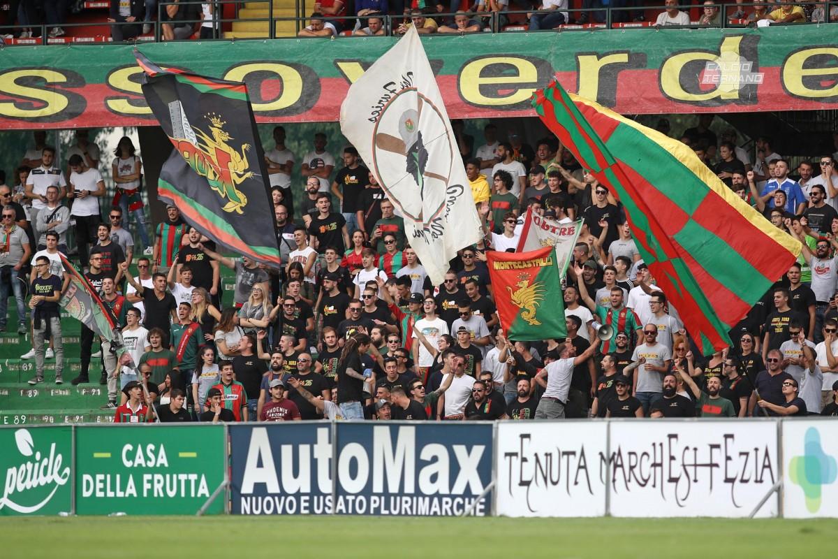 Foto Luca Pagliaricci lega pro ternana reggina curva nord