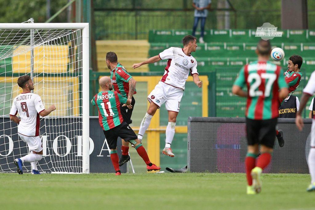 azione di Ternana-Reggina