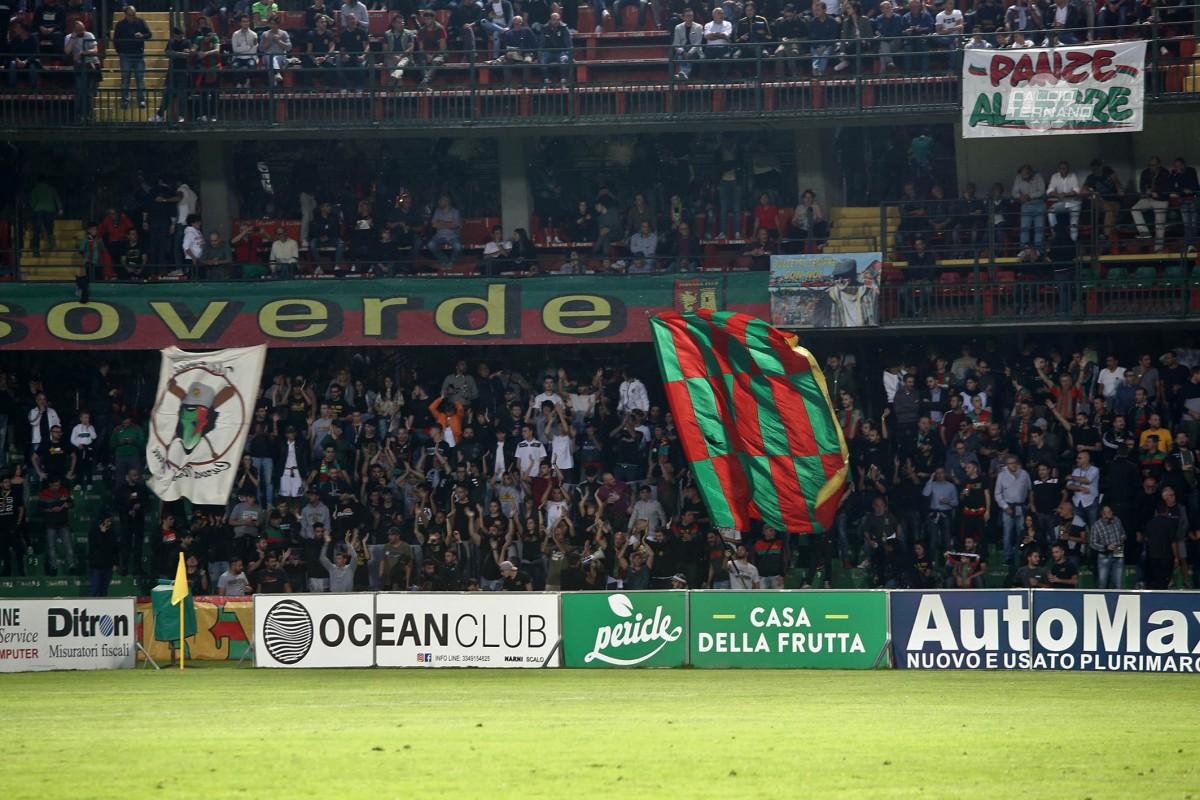 foto Luca Pagliaricci ternana-avellino curva nord