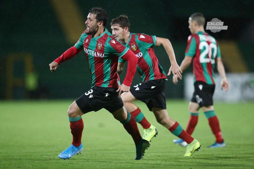 Esultanza al gol di Ferrante contro la Viterbese