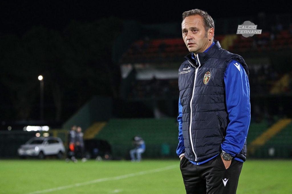 mister Fabio Gallo in panchina