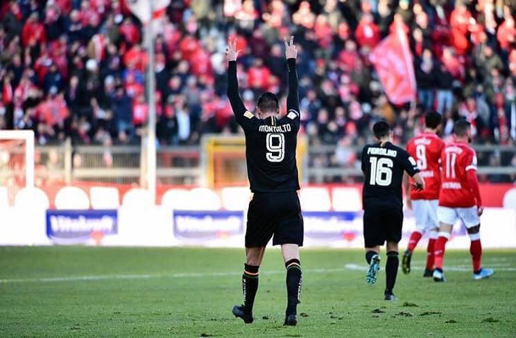 Ternana, Montalto ed il gesto al Curi: i tifosi sognano il ritorno la realtà è un'altra