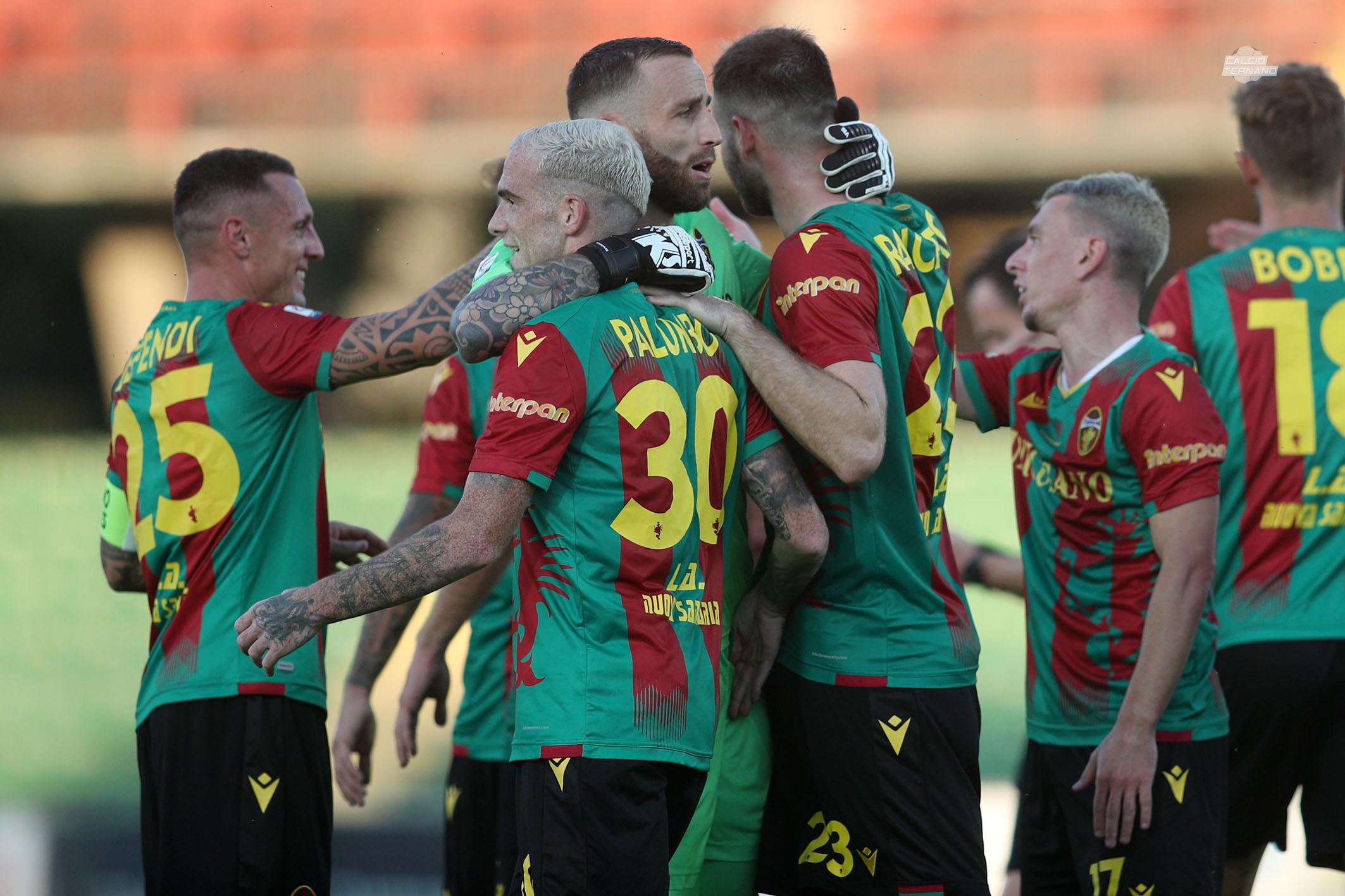 foto Luca Pagliaricci ternana-catanzaro raicevic gol