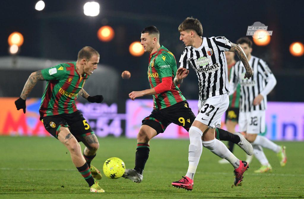 ternana-ascoli in azione