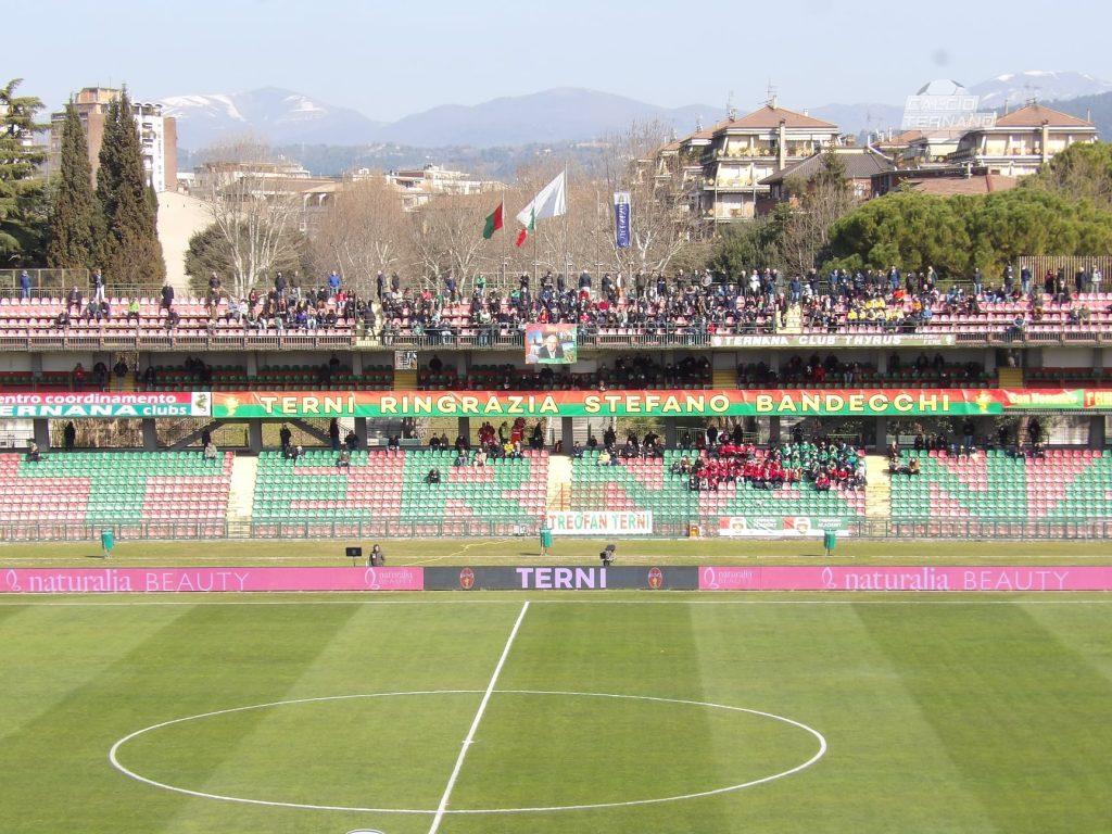 ternana cosenza striscione stefano bandecchi