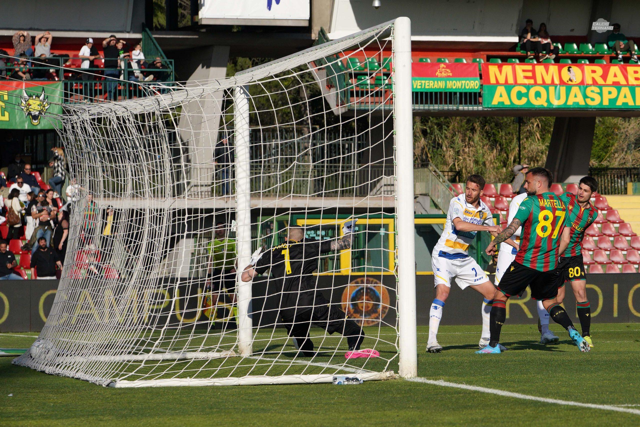 Ternana-Frosinone gol Rohden - foto Luca Pagliaricci Ternana-Frosinone gol Rohden