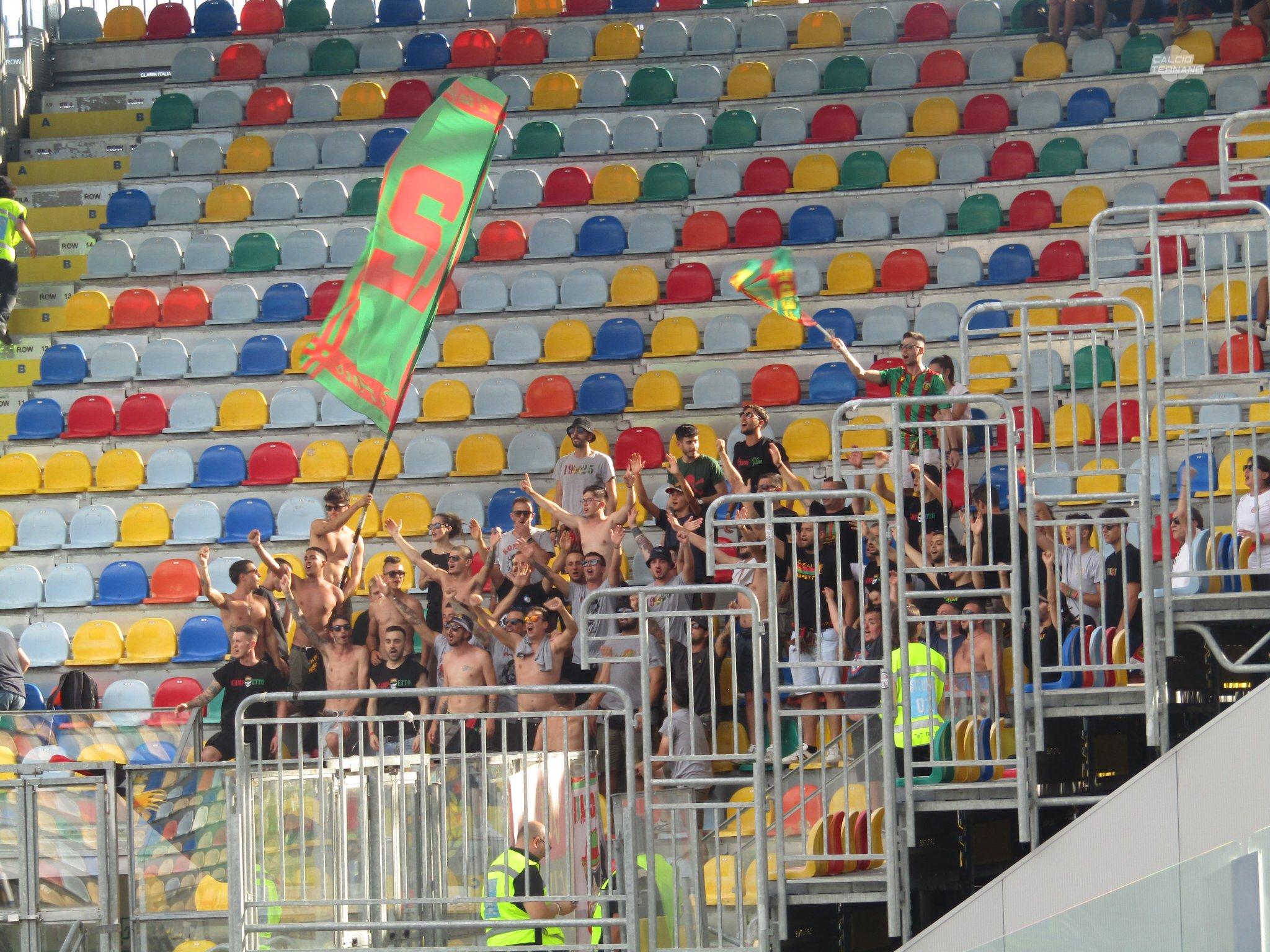 frosinone-ternana tifosi