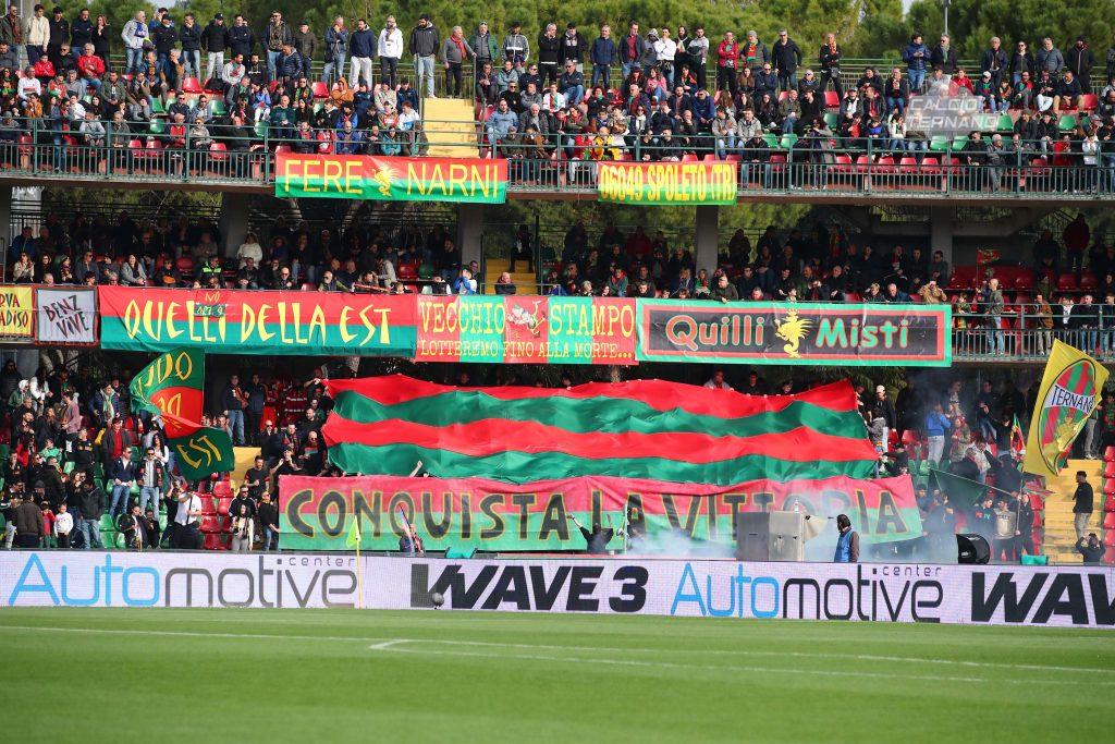 Ternana-Bari Curva Est foto Luca Marchetti