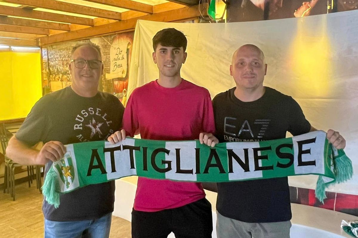 il presidente Siciliano, Buratti e il ds Di Agabiti - foto Nuova Attiglianese il presidente Siciliano, Buratti e il ds Di Agabiti - foto Nuova Attiglianese