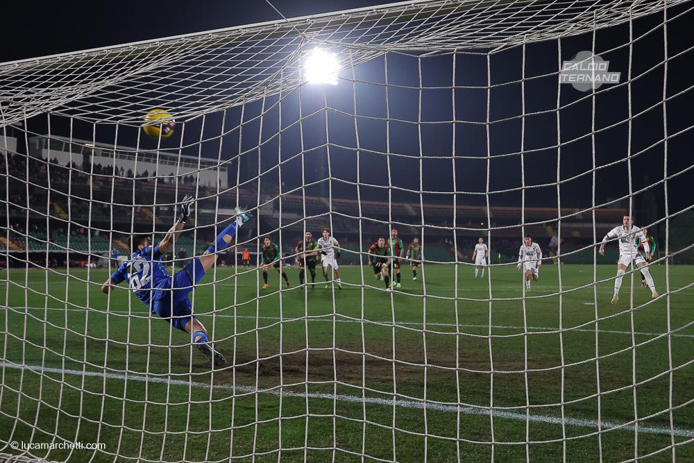 Ternana-Gubbio rigore D'Ursi